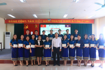 Trường Hữu Nghị T78 tổ chức Bế giảng khóa đào tạo tiếng Việt ngắn  hạn cho cán bộ Ngân hàng Lào – Việt nước CHDCND Lào