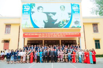 Phó Chủ tịch Quốc hội Lào Chạ-lơn Dia-pao-hơ thăm làm việc tại Trường Hữu Nghị T78
